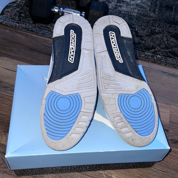 Nike Air Jordan 3 Retro “UNC” perfect condition with no crease on toe. With box - Picture 5 of 8